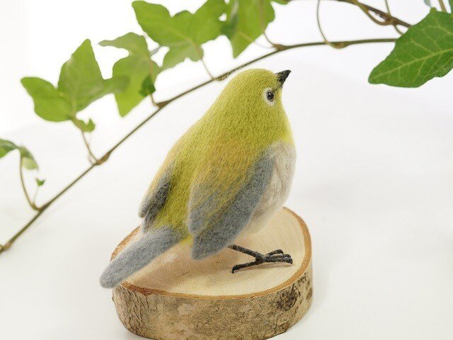 メジロ 正面向き | iichi 日々の暮らしを心地よくするハンドメイドや