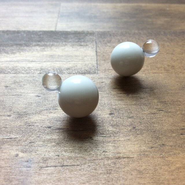 〇⚪︎ピアスwhite【ガラスピアス】【ガラスイヤリング】の画像1枚目