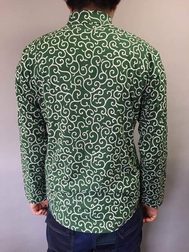 長袖和柄シャツ(細唐草模様)緑 iichi ハンドメイド・アンティーク・食品・ギフト・手作り HPアルミ柄 1200 緑