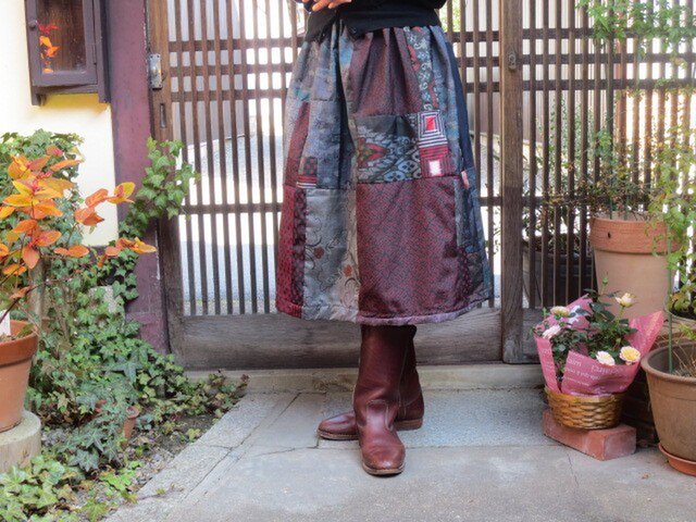 大島紬に銘仙パッチ☆可愛い大人スカート☆ブーツに合う72㎝丈の画像1枚目