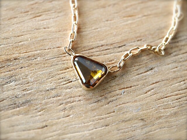 Cognac Brown Free Form Diamond Necklaceの画像1枚目