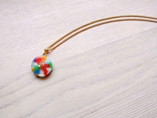 ::: La ::: カラフルボタンネックレスの画像1枚目