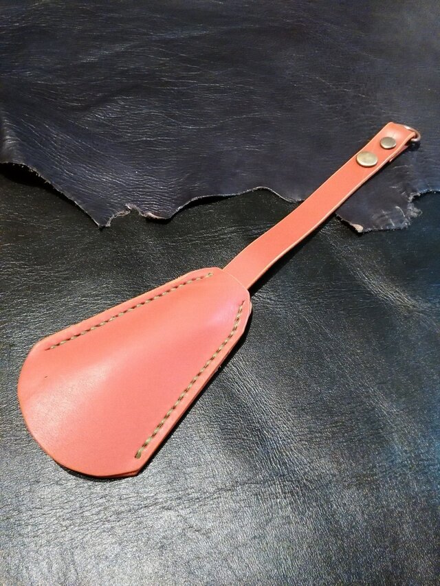 レザーハンドメイド ベル型キーケースの画像1枚目