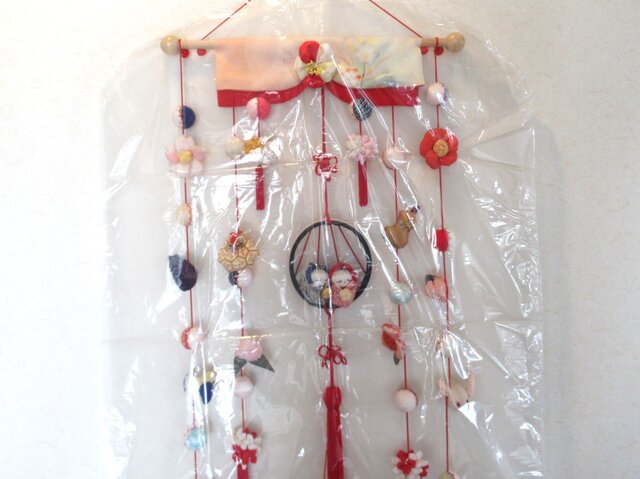 121   お正月タペストリー　ちりめん細工　吊るし飾り　吊るし雛　古布 121 お正月タペストリー ちりめん細工 吊るし飾り 吊るし雛 古布