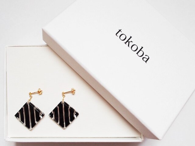 tokoba クリスタルピアス B-stripe (black)の画像1枚目