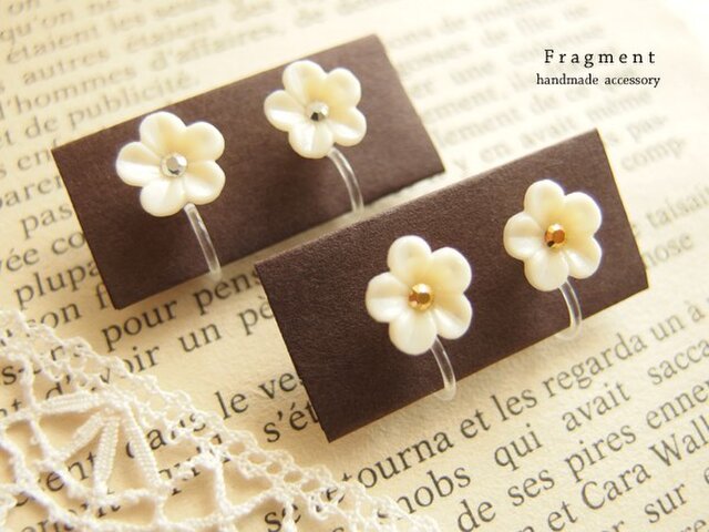 再販* Petit Vintage Flower 樹脂ノンホールピアスの画像1枚目
