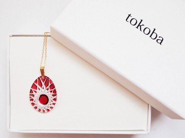 tokoba クリスタルネックレス D-spider web (red)の画像1枚目
