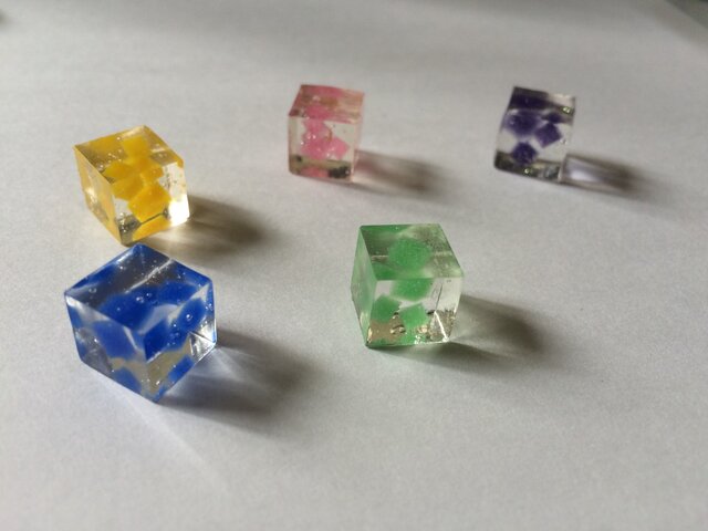 キューブの画像1枚目