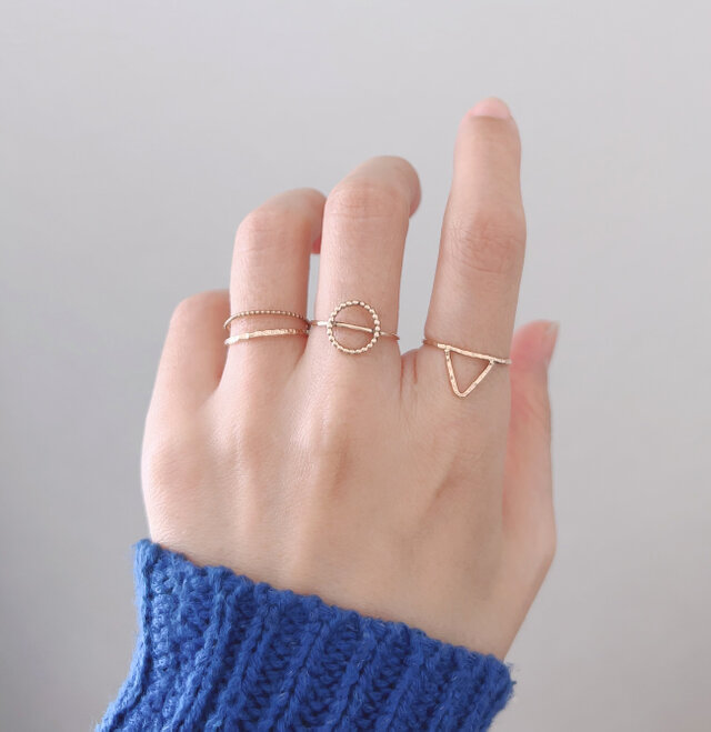 【トライアングルリング】14kgfリング　ゴールドリング 華奢