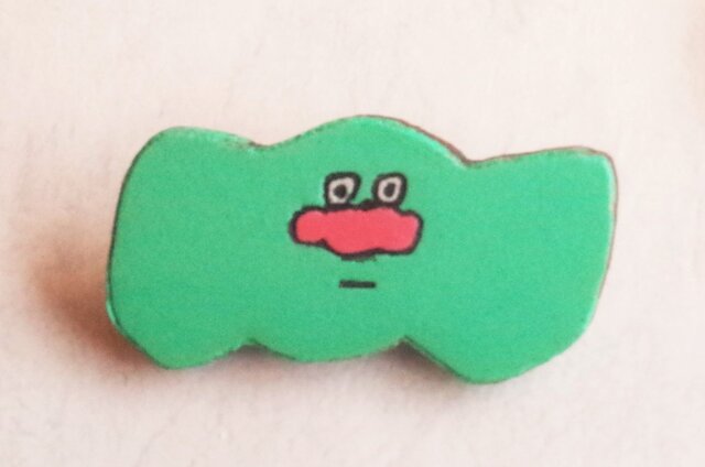くもブローチ エメラルドの画像1枚目