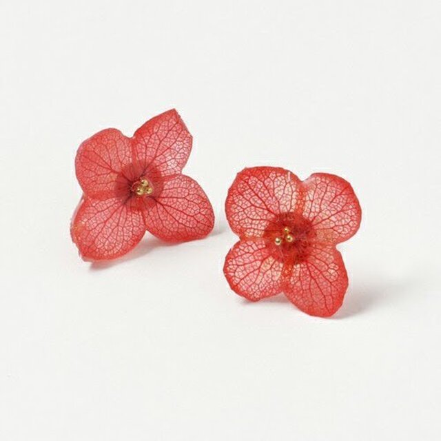 ひとひらあじさいピアス*レッド*の画像1枚目