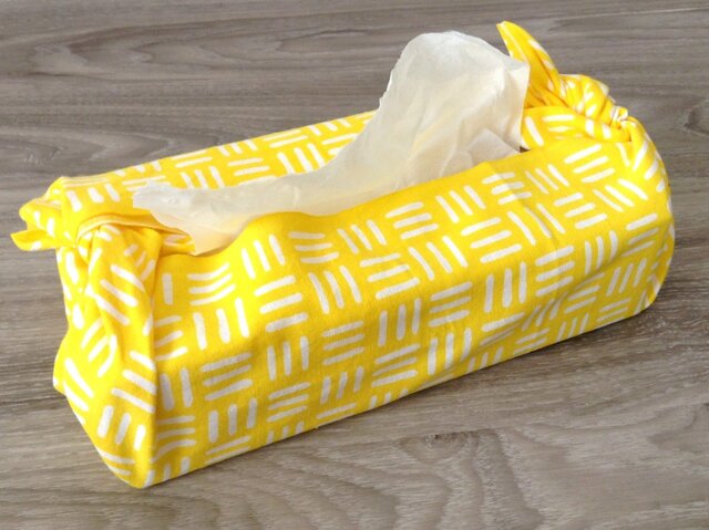 きゅうりが1本かくれてる割付文様「三崩し」手ぬぐい(黄色ver.)の画像1枚目