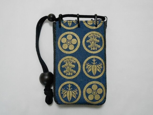 #モバイルケース(煙草入れ)(大)デニム紺製 #家紋松竹梅 金の画像1枚目