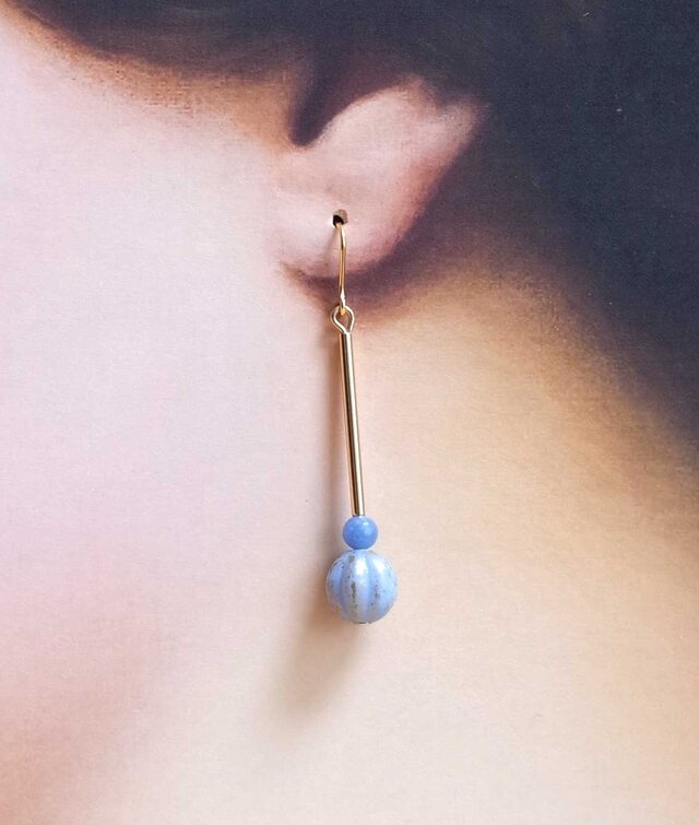 スイングピアス<ライトブルー×ゴールド>の画像1枚目