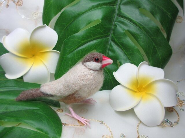 羊毛フェルト シナモン文鳥 | iichi 日々の暮らしを心地よくする