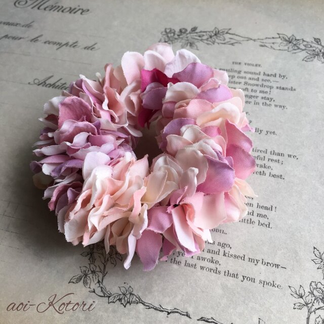 花びらシュシュの画像1枚目