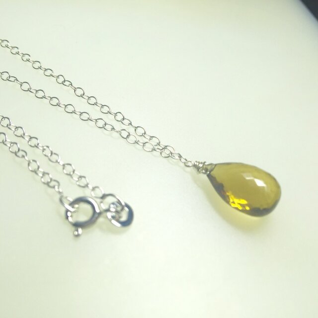 ビアクォーツのネックレスの画像1枚目