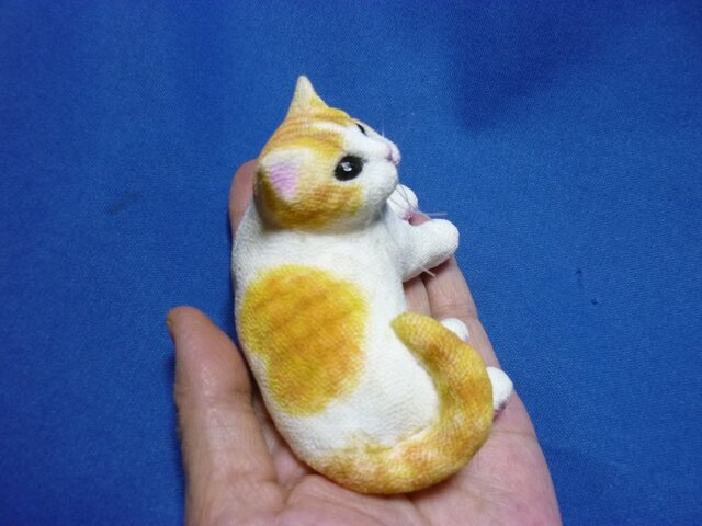 手乗り猫 白茶トラ猫さん | iichi 日々の暮らしを心地よくする