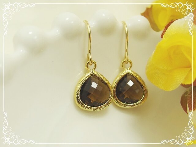 *K14GF***P60しずく型ガラスストーン(モカ色)☆ピアス(S)の画像1枚目