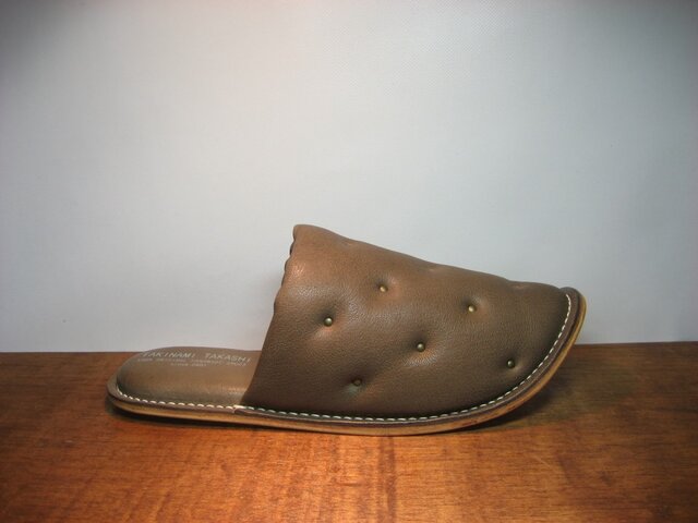 Sofa Slippers STUDS BROWN sizeLLの画像1枚目