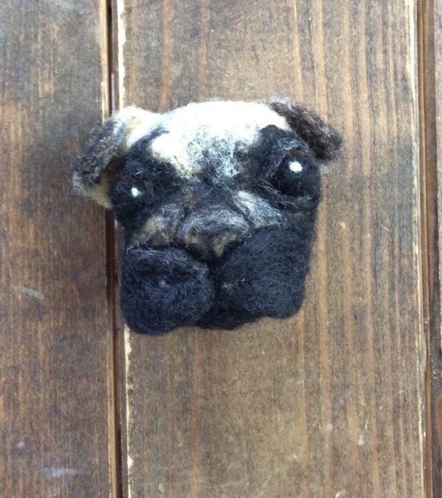 犬(ブローチ)の画像1枚目