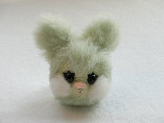 ウサギのminpi(ブローチ)の画像1枚目