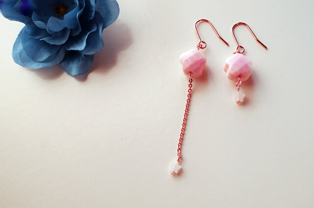 春の訪れを告げるクィーンコクーンシェル Printemps cherry Blossoms earrings P0033の画像1枚目