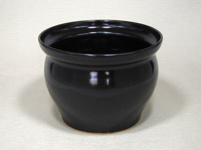 黒釉 丸壺植木鉢の画像1枚目