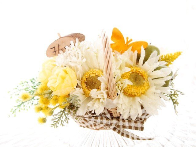 ミモザとお花畑の花かご Iichi ハンドメイド クラフト作品 手仕事品の通販