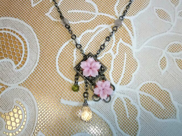 桜のネックレスⅠの画像1枚目