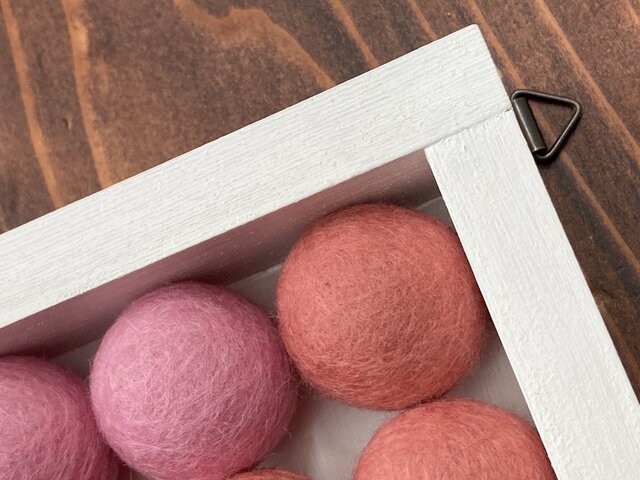 フェルトボールの壁掛け | iichi 日々の暮らしを心地よくする