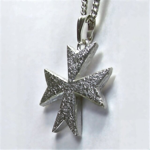 伝統的なモチーフ マルタ十字架 cc26 ロングセラーです | iichi 日々の