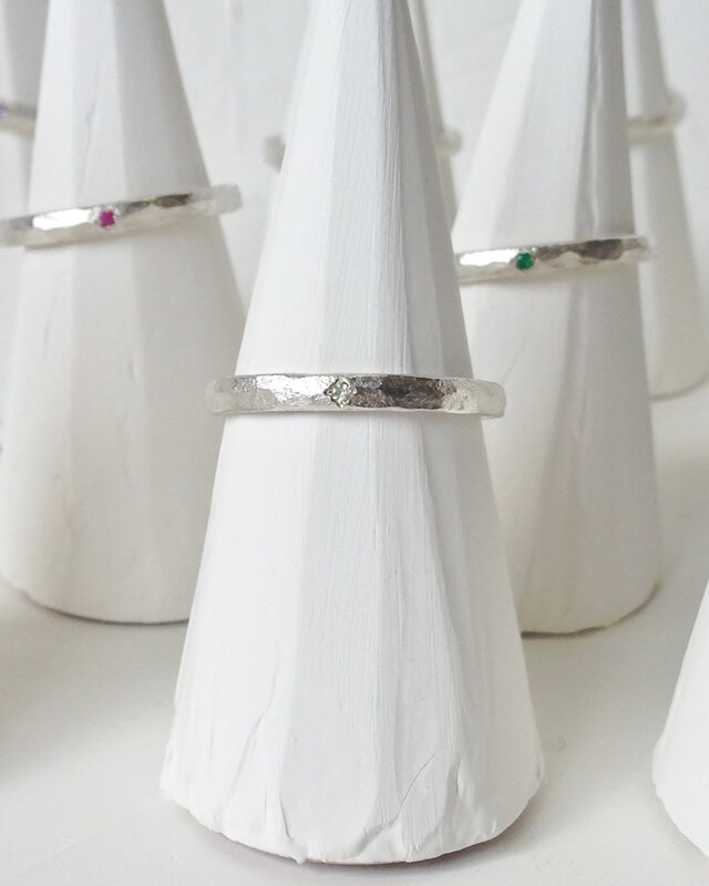 8月誕生石 K18WG Stone texture ringの画像1枚目