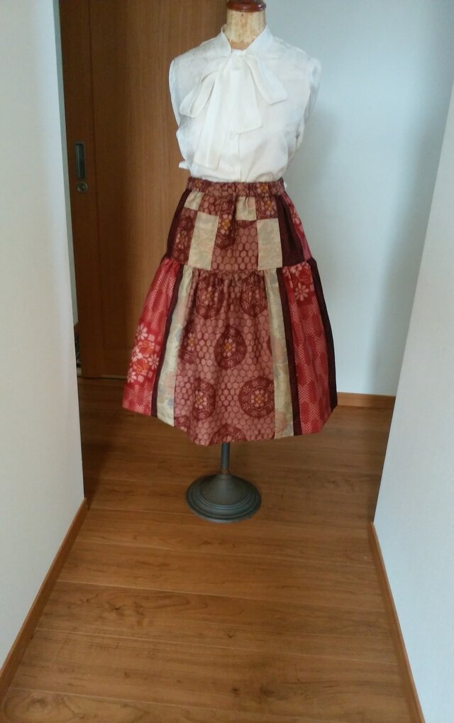 ティアード・パッチスカート ― 裏地付き ― 一点品の画像1枚目