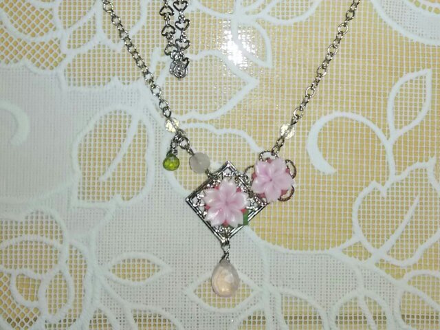 桜のネックレスⅢの画像1枚目