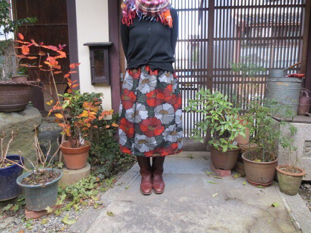 昭和レトロ古着 派手めな花柄が可愛いスカート