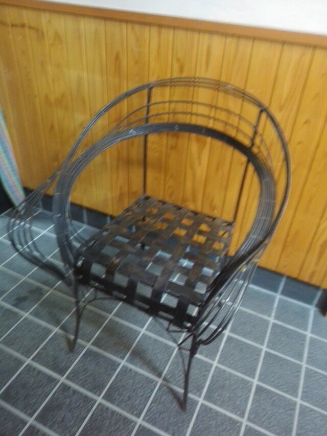 アイアンチェアーの画像1枚目
