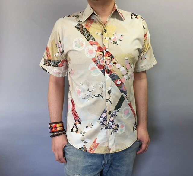 半袖和柄シャツ(短冊に花模様)の画像1枚目