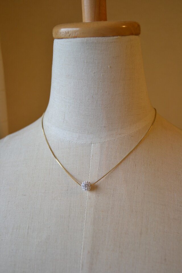 パヴェボールネックレス