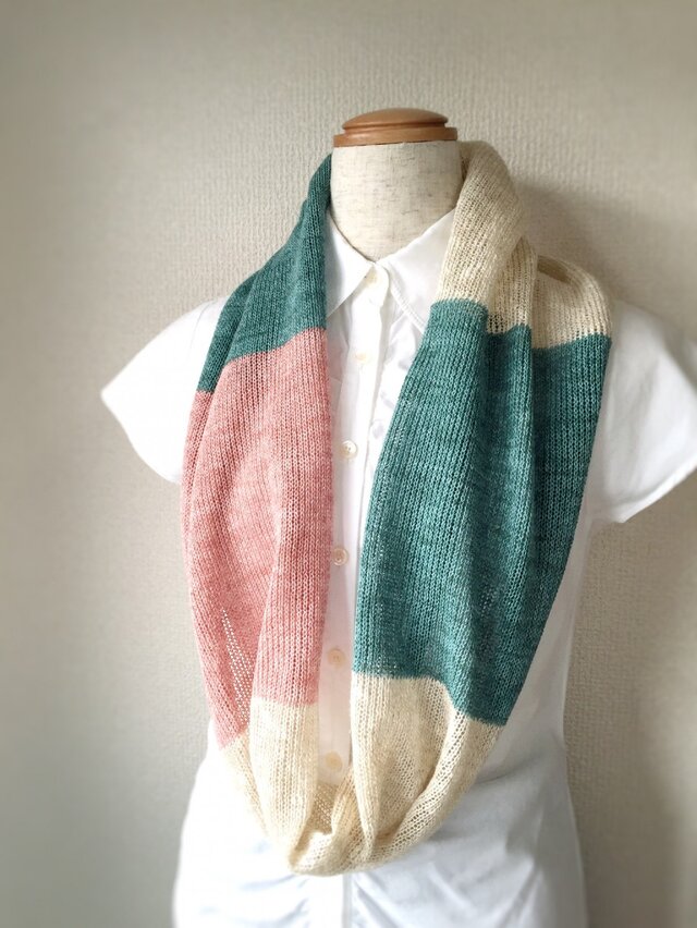 コットンとリネンの機械編みスヌード アクアグリン×ピンクの画像1枚目