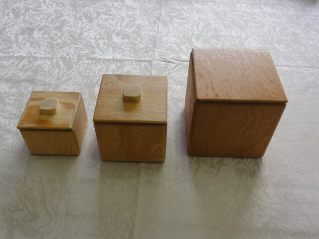 3種の小物入れの画像1枚目