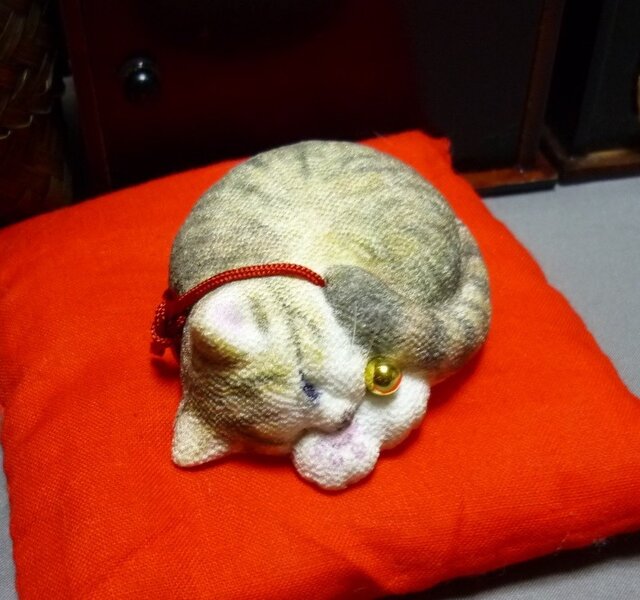 アンモニャイト キジトラ猫さん 座布団つき ラビママ様ご予約品の画像1枚目