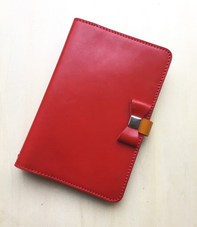 栃木レザーのシステム手帳 リボンフラップ レッド×キャメルの画像1枚目