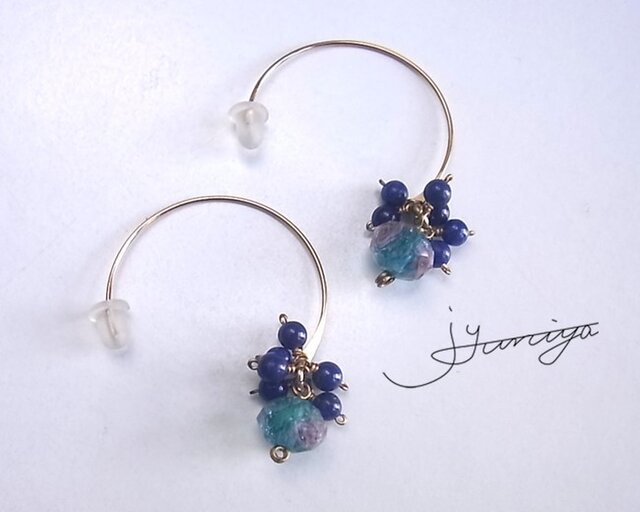 水辺の薔薇ピアス(ブルー)の画像1枚目