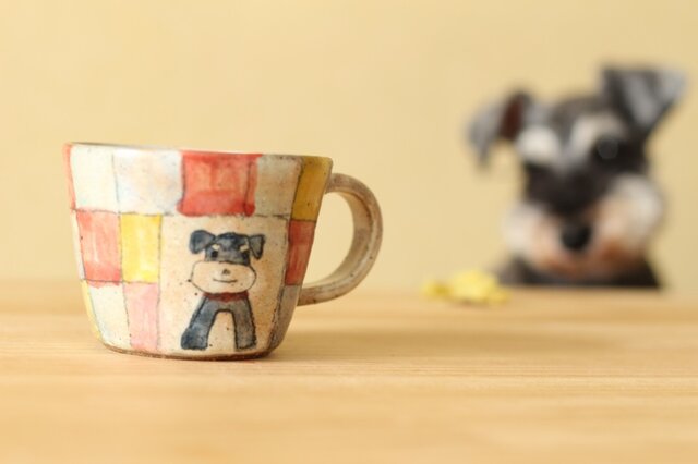粉引きシュナウザーのカラフルチェックカップの画像1枚目