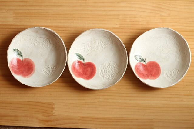 粉引きりんごのケーキ皿。の画像1枚目