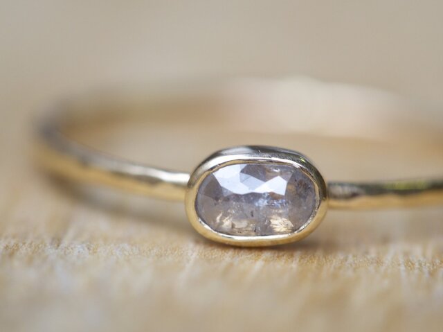A Streak Of Moonlight Diamond Ringの画像1枚目