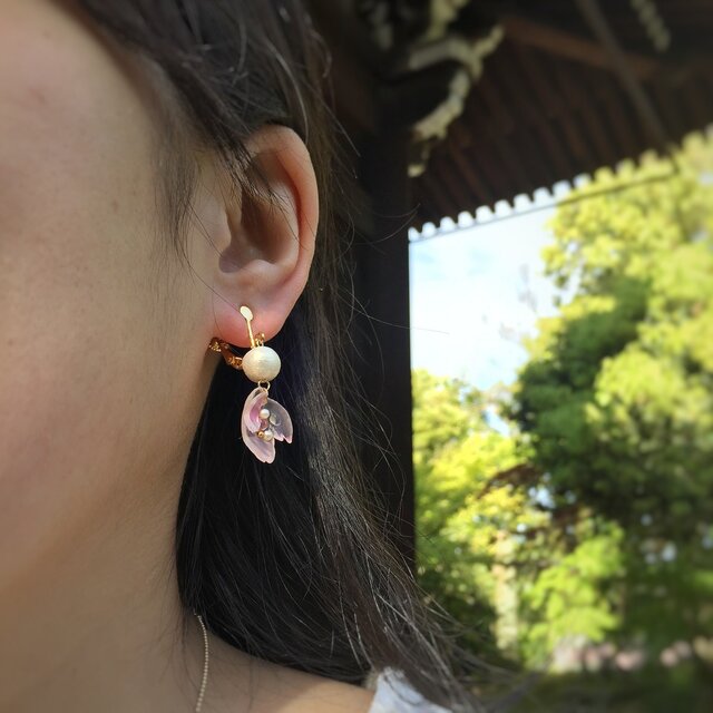 【noilmok】さくら ひとひらイヤリングの画像1枚目