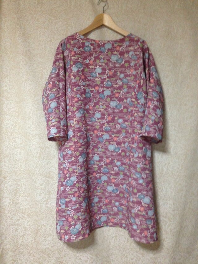 正絹着物地ワンピース縮緬花柄の画像1枚目