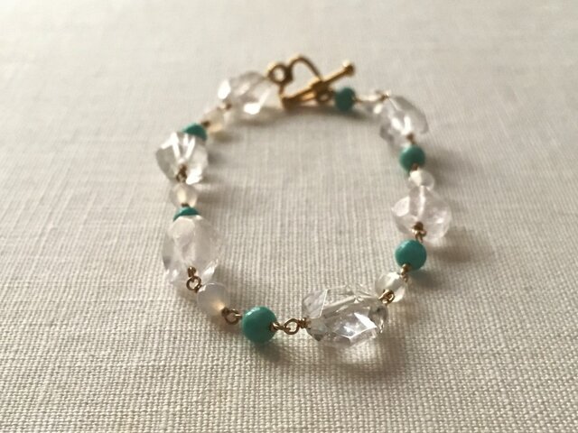 モルガナイトのブレスレットの画像1枚目